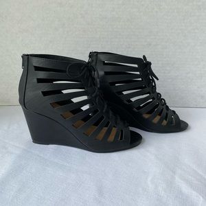 Charlotte Russe black wedges s:8